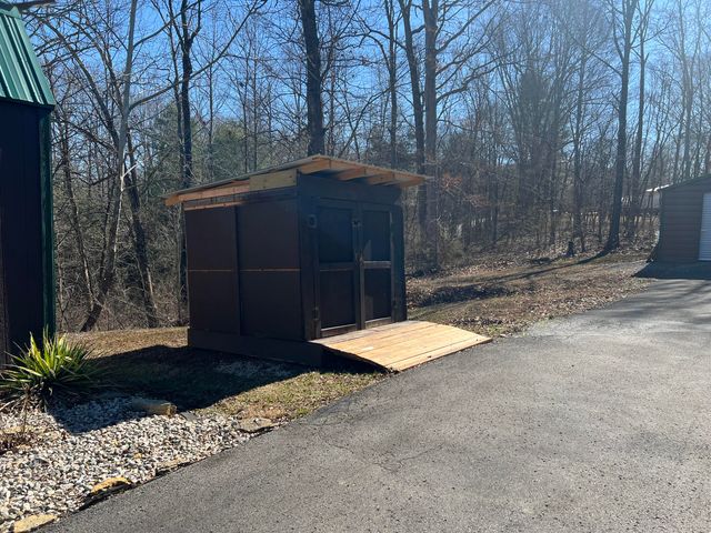 215 Old Log Lick Road, Winchester, KY 40391