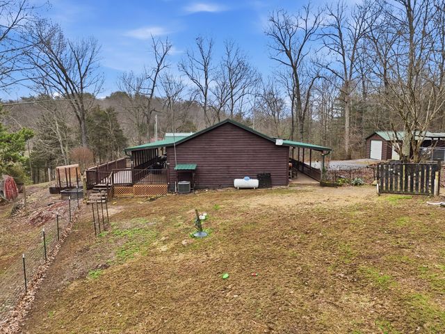215 Old Log Lick Road, Winchester, KY 40391