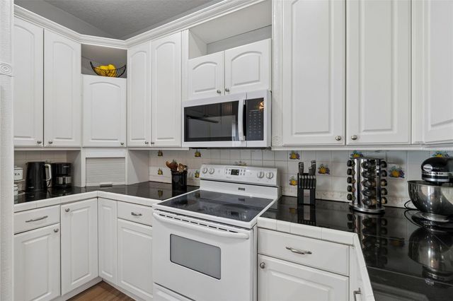 227 OAK CHASE PLACE, Davenport, FL 33896