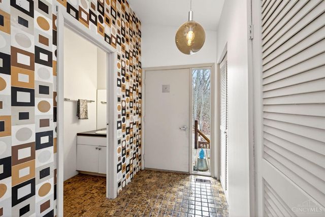 3595 Cooper Road, Blue Ash, OH 45241