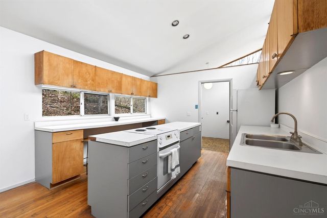 3595 Cooper Road, Blue Ash, OH 45241