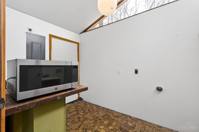 3595 Cooper Road, Blue Ash, OH 45241