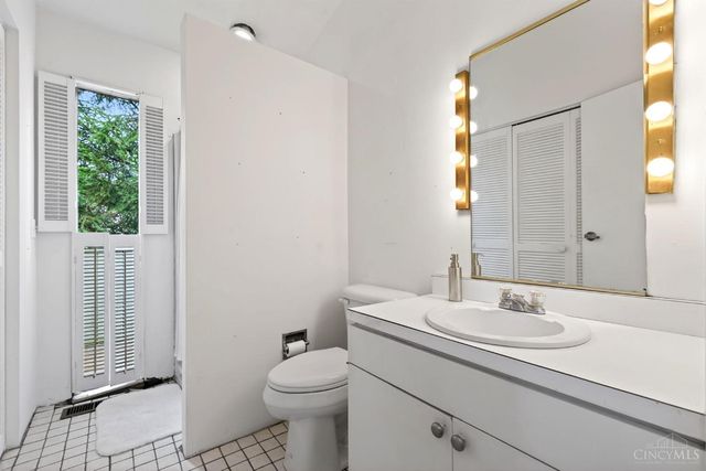 3595 Cooper Road, Blue Ash, OH 45241