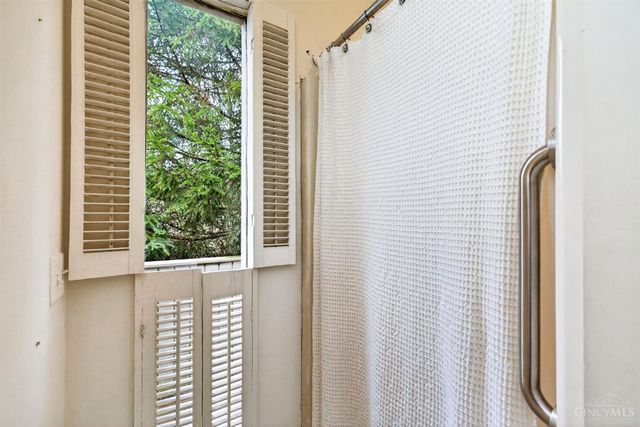 3595 Cooper Road, Blue Ash, OH 45241