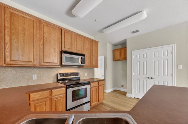 248 Turnberry Lane, Lewisville, TX 75067