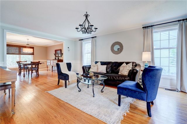 23 Summit Oaks, Pittsford, NY 14534