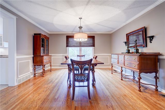 23 Summit Oaks, Pittsford, NY 14534