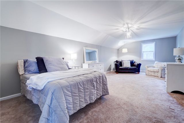 23 Summit Oaks, Pittsford, NY 14534