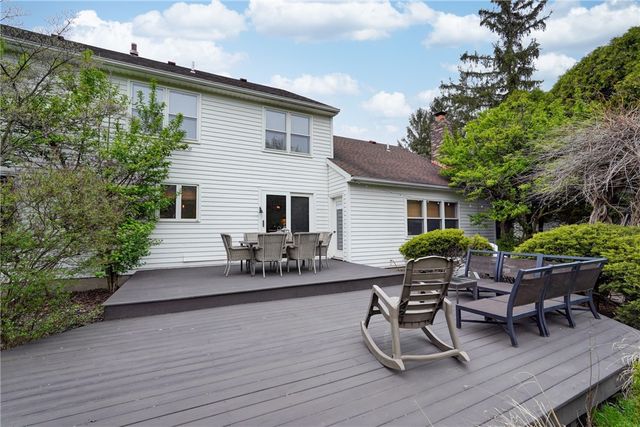23 Summit Oaks, Pittsford, NY 14534