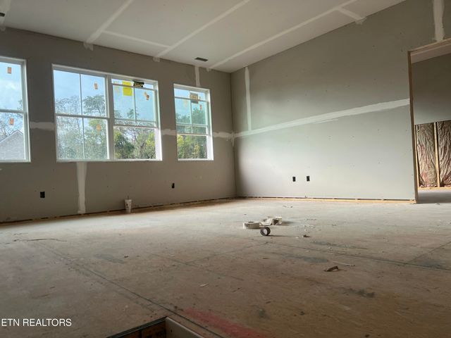 210 Limelight Lane, Lenoir City, TN 37772