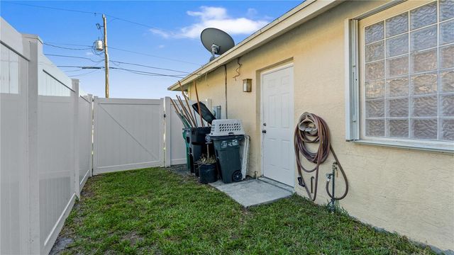 2001 SW FEARS AVENUE, Port St Lucie, FL 34953