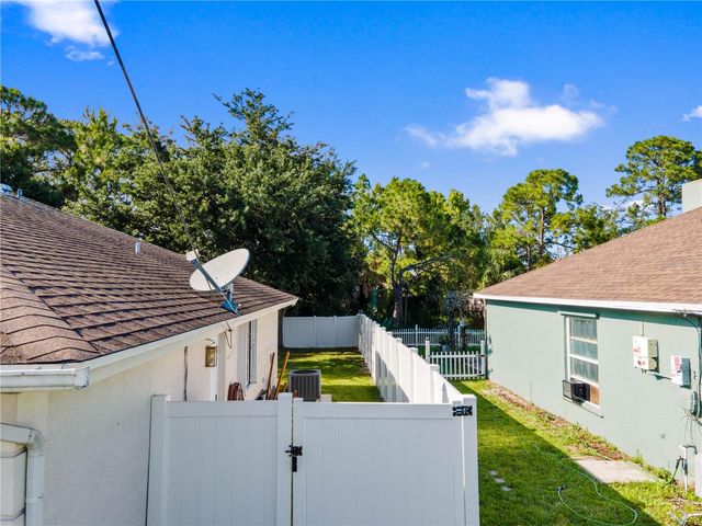 2001 SW FEARS AVENUE, Port St Lucie, FL 34953