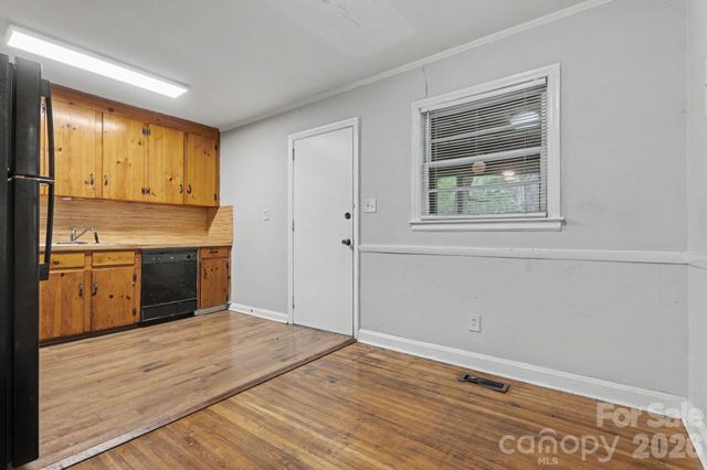 4164 Welling Avenue, Charlotte, NC 28208