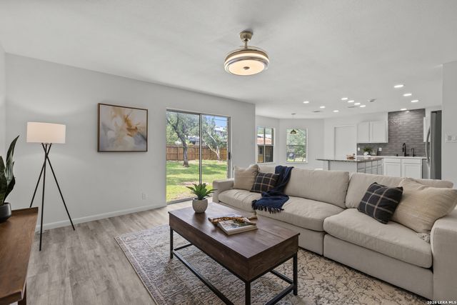 1923 TOWN OAK DR, San Antonio, TX 78232