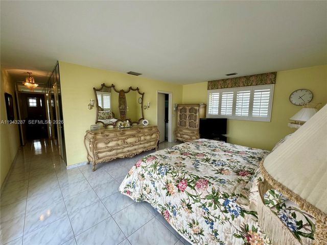 3440 NE 170th St, North Miami Beach, FL 33160