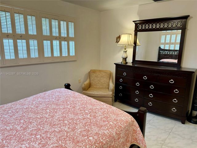 3440 NE 170th St, North Miami Beach, FL 33160