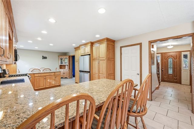 901 Carriage Hill Drive, Salem, OH 44460