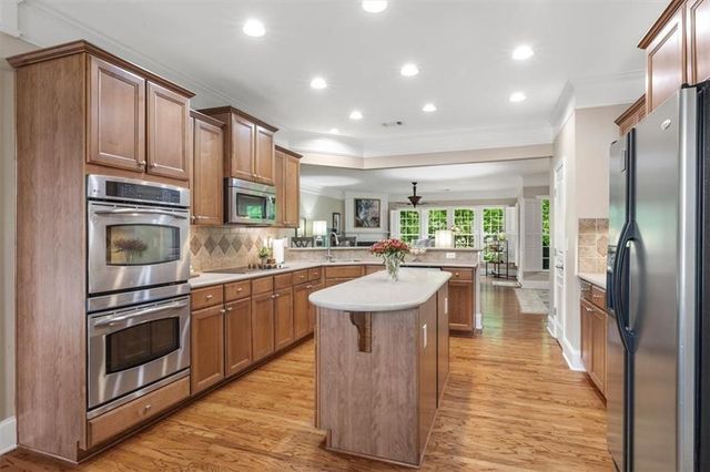 6065 Vickery Point, Cumming, GA 30040