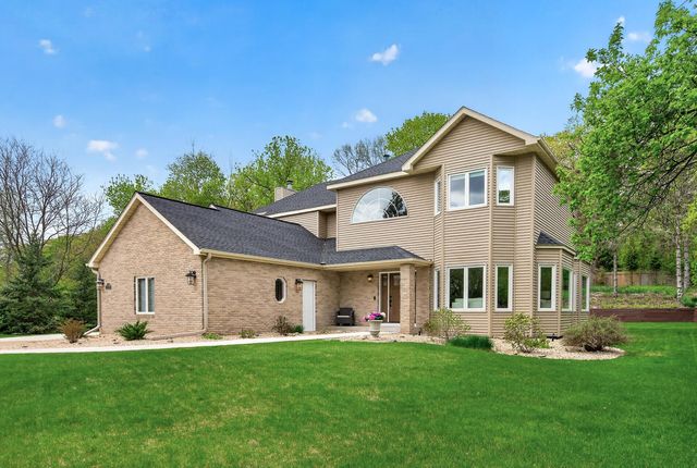 18339 Ridgewood Road, Minnetonka, MN 55345