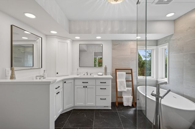 18339 Ridgewood Road, Minnetonka, MN 55345