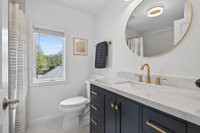 18339 Ridgewood Road, Minnetonka, MN 55345