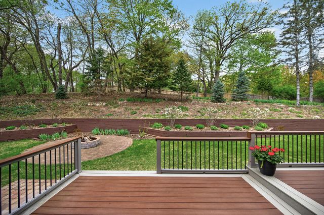 18339 Ridgewood Road, Minnetonka, MN 55345