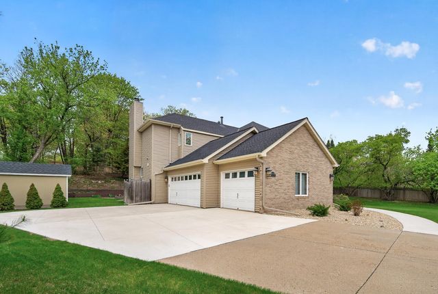 18339 Ridgewood Road, Minnetonka, MN 55345