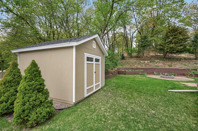 18339 Ridgewood Road, Minnetonka, MN 55345
