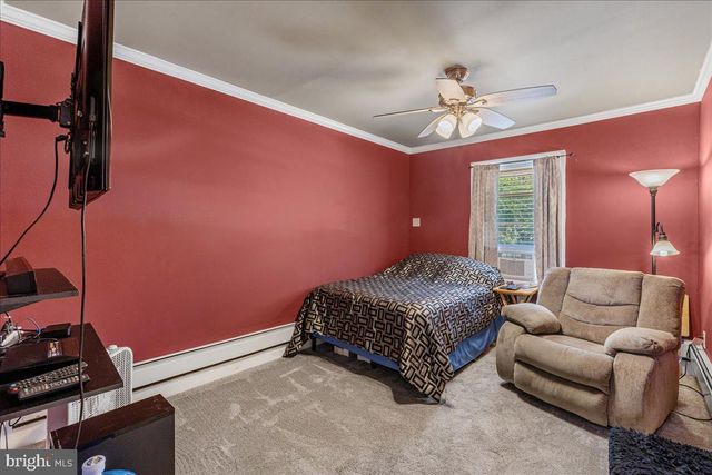 46 TWIN OAK DR, Levittown, PA 19056