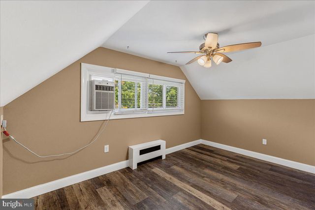 46 TWIN OAK DR, Levittown, PA 19056
