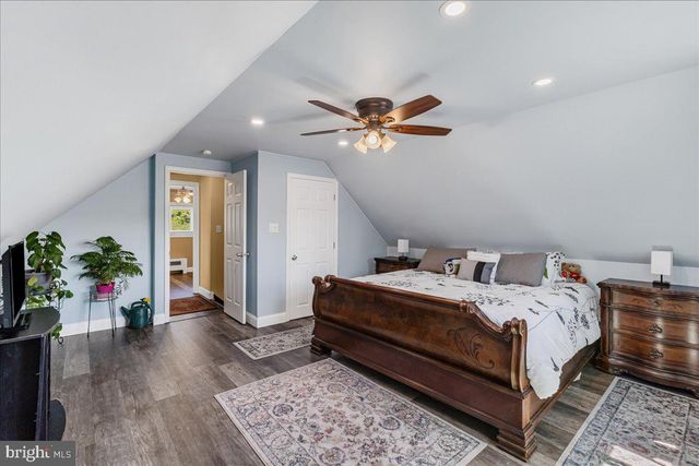46 TWIN OAK DR, Levittown, PA 19056
