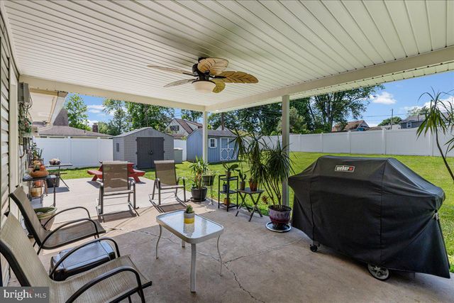 46 TWIN OAK DR, Levittown, PA 19056