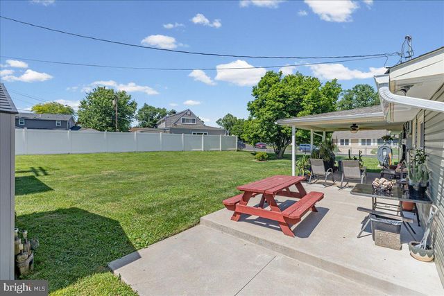 46 TWIN OAK DR, Levittown, PA 19056