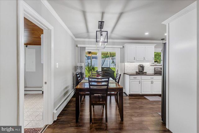 46 TWIN OAK DR, Levittown, PA 19056