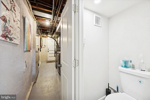 321 S STRATFORD RD, Glenolden, PA 19036