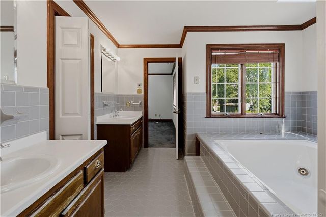 3504 Edgeside Court, Fayetteville, NC 28303