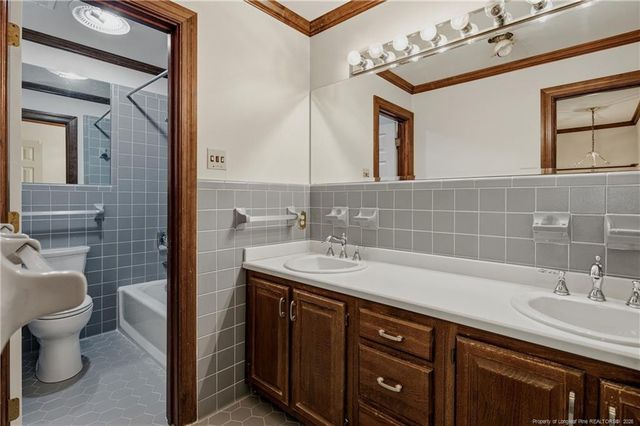 3504 Edgeside Court, Fayetteville, NC 28303