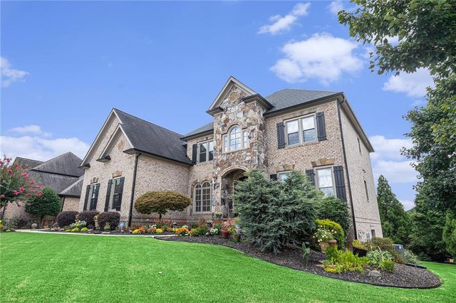 2088 Skybrooke Court, Hoschton, GA 30548