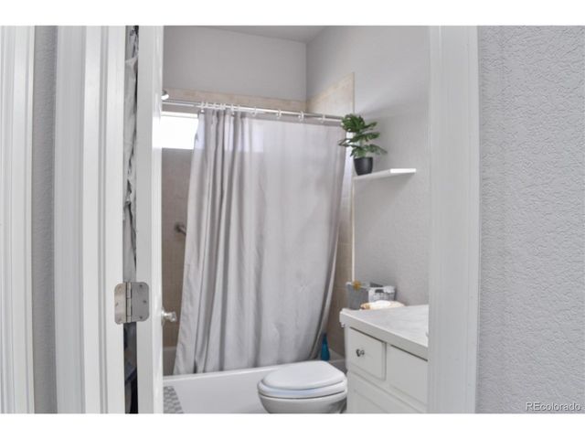 2500 Heather Ln, Evans, CO 80620