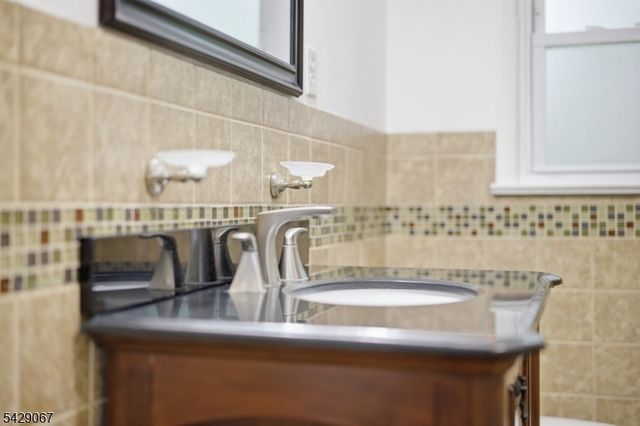 18 Belton St, Byram Twp., NJ 07874