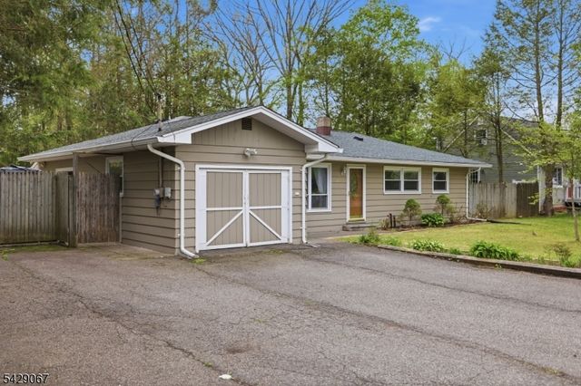 18 Belton St, Byram Twp., NJ 07874