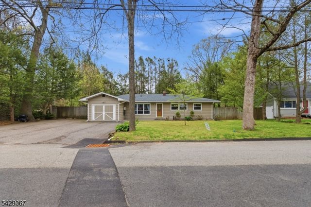 18 Belton St, Byram Twp., NJ 07874