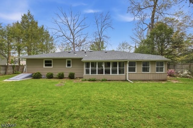 18 Belton St, Byram Twp., NJ 07874