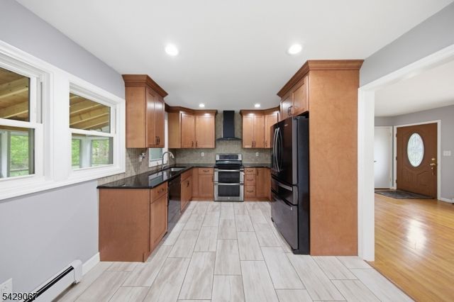18 Belton St, Byram Twp., NJ 07874
