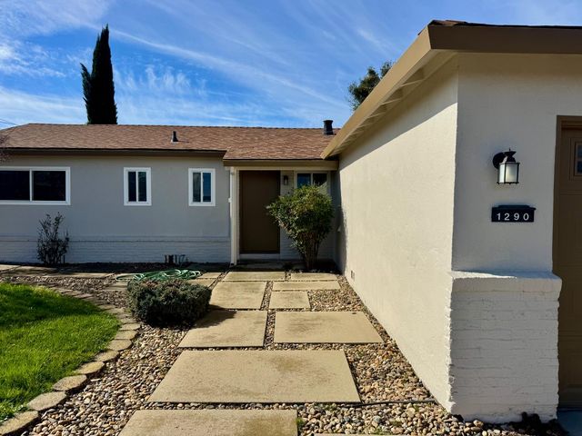 1290 Fairview Dr, Angels Camp, CA 95222