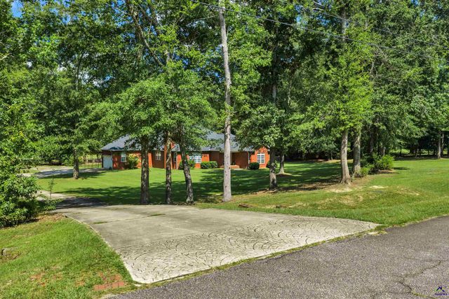 109 Devereaux Drive, Perry, GA 31069