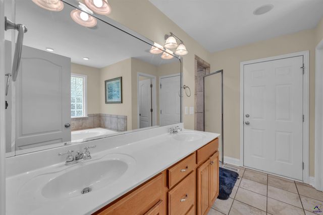 109 Devereaux Drive, Perry, GA 31069