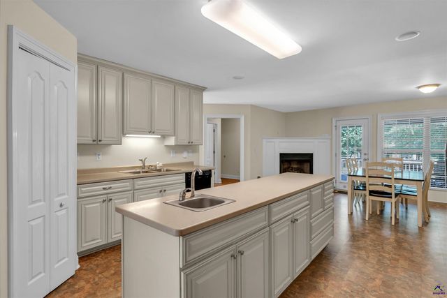 109 Devereaux Drive, Perry, GA 31069