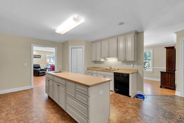 109 Devereaux Drive, Perry, GA 31069
