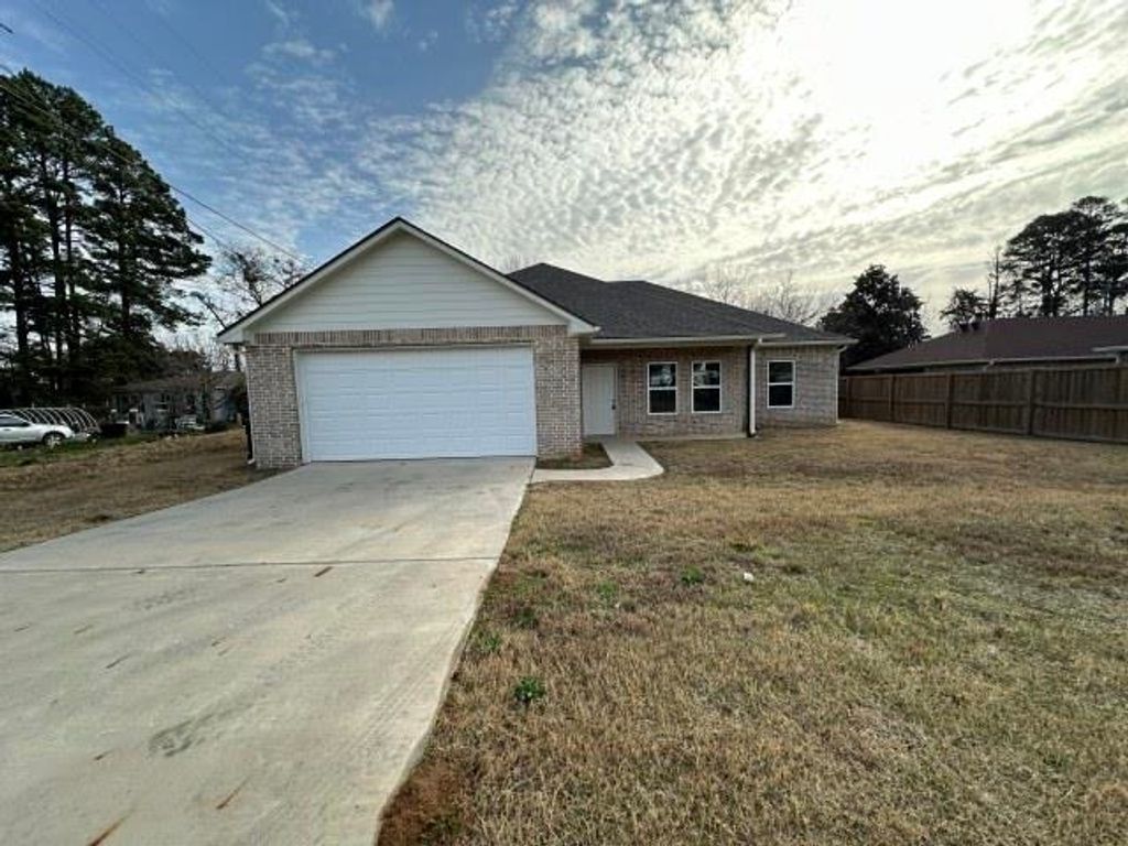 1728 State Highway 155 N, Gilmer, TX 75644